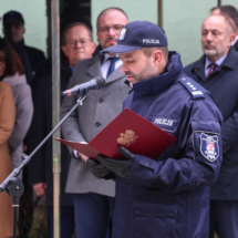 Komendant Powiatowy Policji w Myślenicach podczas przemowy