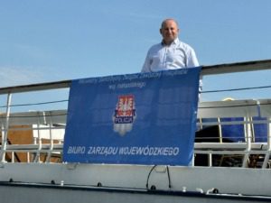 d98d94eb-fe9a-4c77-951a-080f50895374